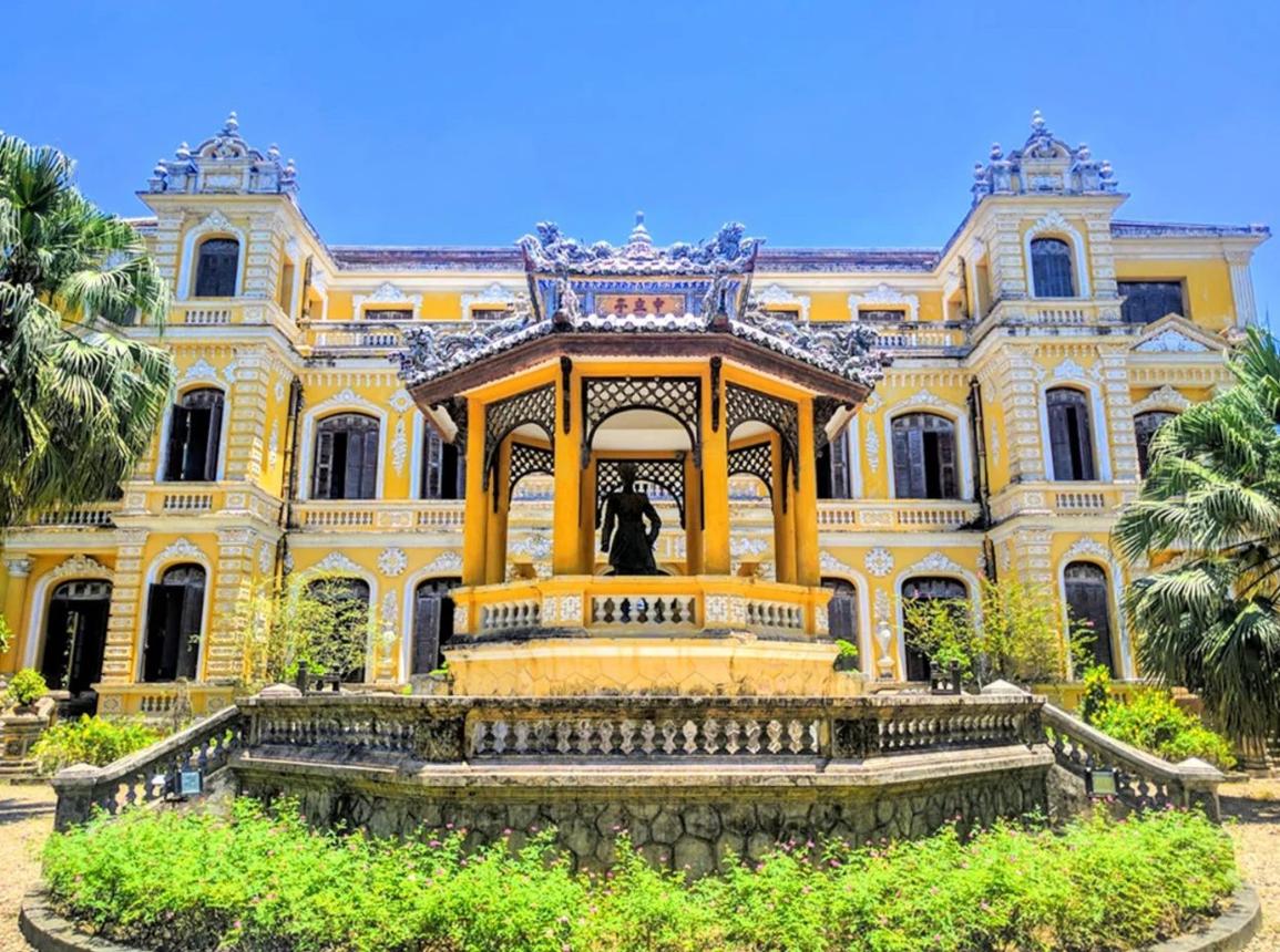 Discover An Dinh Palace - Where art and history meet in the ancient capital of Hue